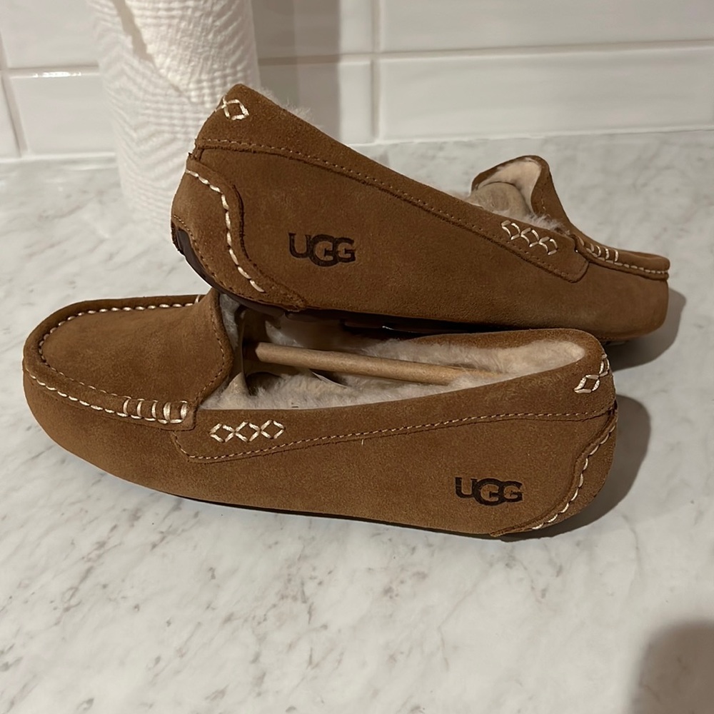 Brand New Ugg Ansley Slippers